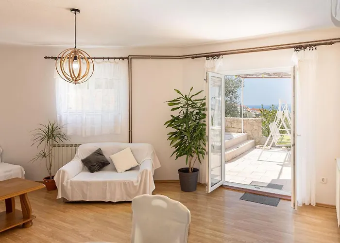 Three-bedroom In Апартаменты Подстрана