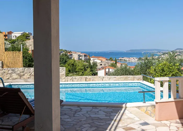 Three-bedroom In Апартаменты *