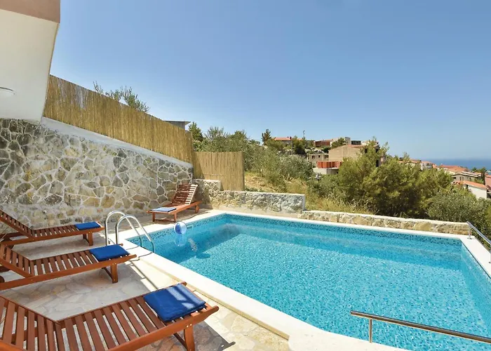 Three-bedroom In * Подстрана