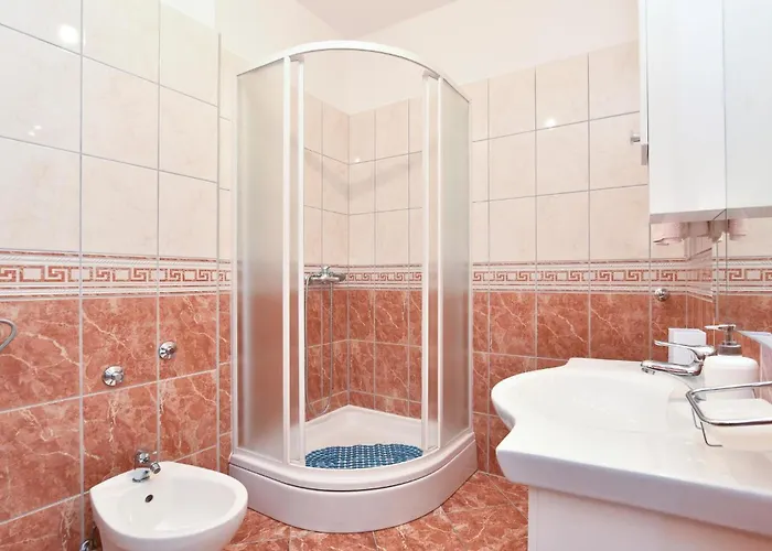 Three-bedroom In Апартаменты Подстрана