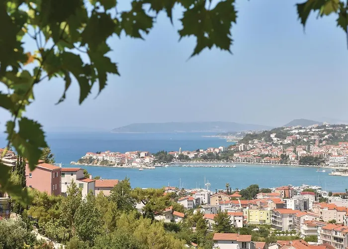 Three-bedroom In Апартаменты