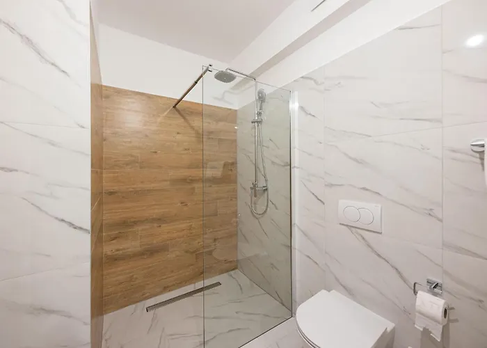 Апартаменты Three-bedroom In Подстрана